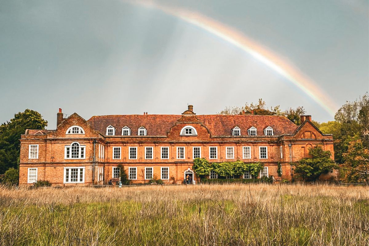 West Horsley Place image